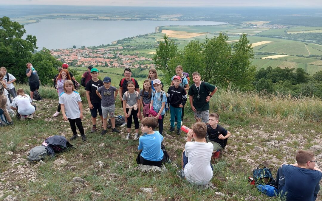 5. A: Plavání, terénní cvičení, přespávačka