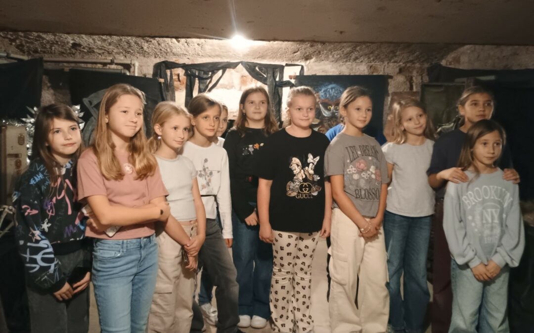 4. E: Strašidelná výstava